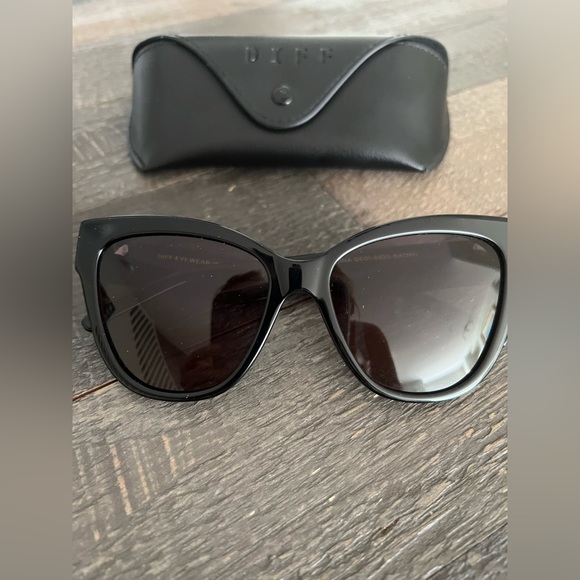 DIFF sunglasses - Picture 3 of 6